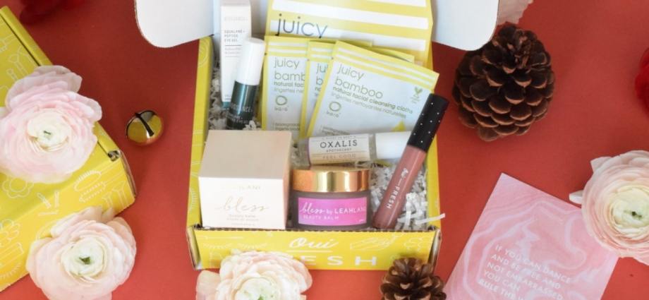 Oui Fresh December Beauty Box